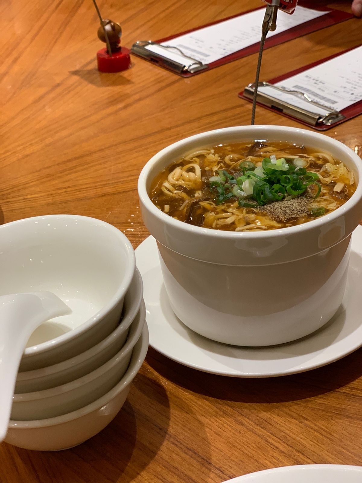 開店と同時に行ったが既に長蛇の列💦
事前予約していったが優先案内なので15...