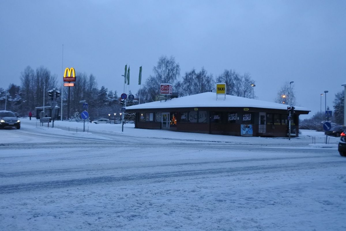 ロヴァニエミの街並み。
元・世界最北のマクドナルドがありました。
街中には...