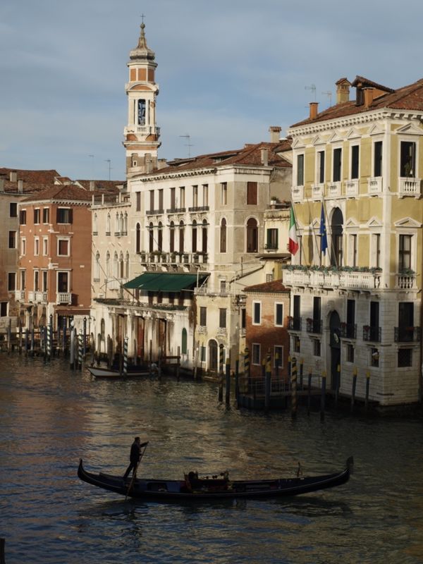 イタリア・ベネチア「アクアアルタに負けるな@ベネチア」の写真