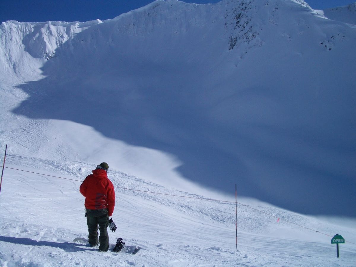 当時のカメラ（SONY サイバーショット）ではオーロラは撮れず。でも緑とピ...