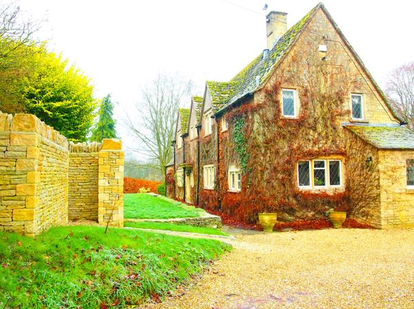 フィンランド・コッツウォルズ「フィンランド🇫🇮、イギリス🇬🇧1人旅」の写真：コッツウォルズも古い建物が素敵で、ここで...