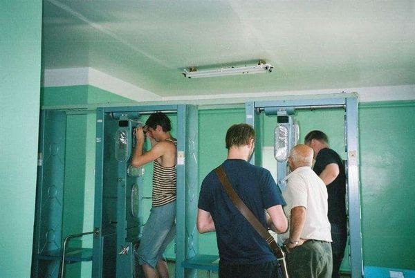 ウクライナ・キエフ「2007年 ウクライナ　チェルノブイリ」の写真：最後に放射線量をチェックして終わり。