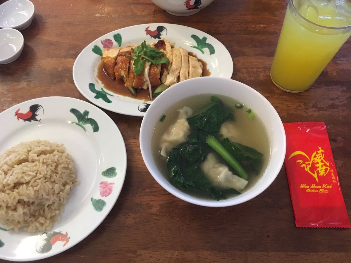 F1が好きで、市街地コースを1周。チキンライスを食し、マリーナベイサンズと...