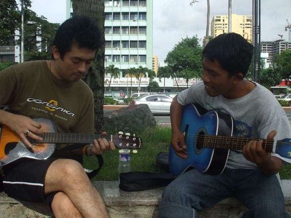 フィリピン・マニラ「2007年 フィリピン　マニラ　ホスピタリティとカオスの街」の写真：ローカルとセッション