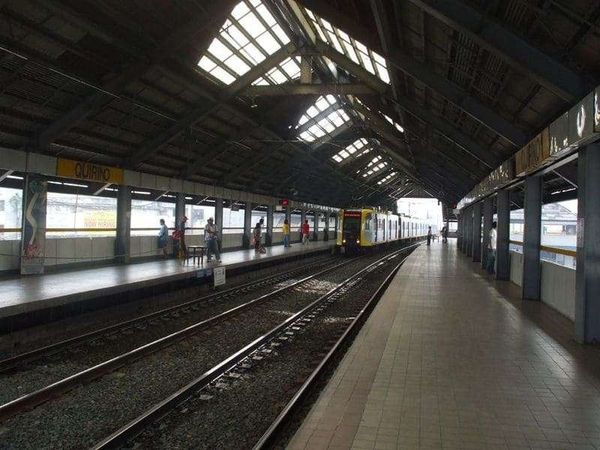 フィリピン・マニラ「2007年 フィリピン　マニラ　ホスピタリティとカオスの街」の写真：LRT駅