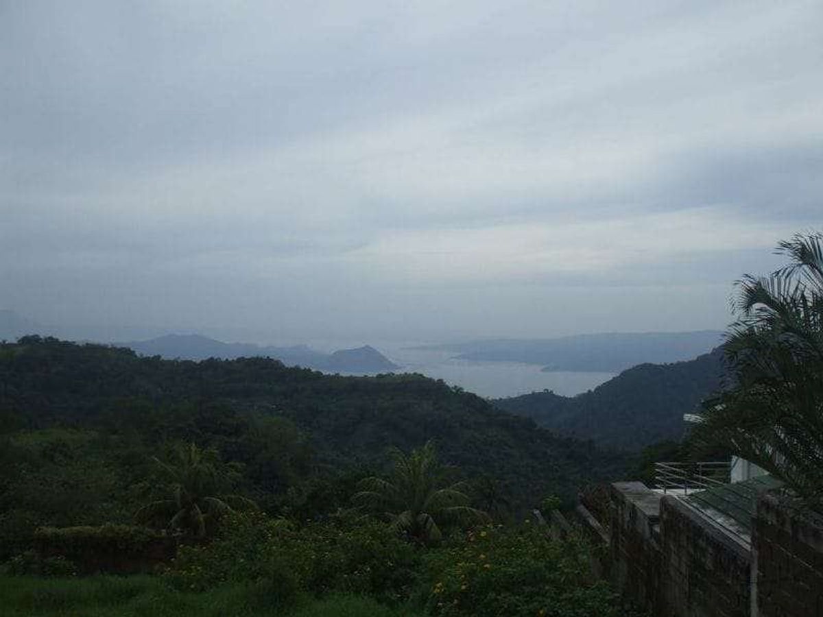 タガイタイ
タアル湖とタール・ボルケーノアイランド