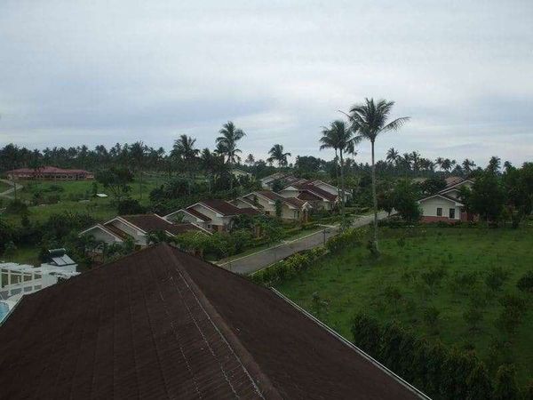 フィリピン・マニラ「2007年 フィリピン　マニラ　ホスピタリティとカオスの街」の写真：中はこんな感じです。
従業員の女性は皆さ...