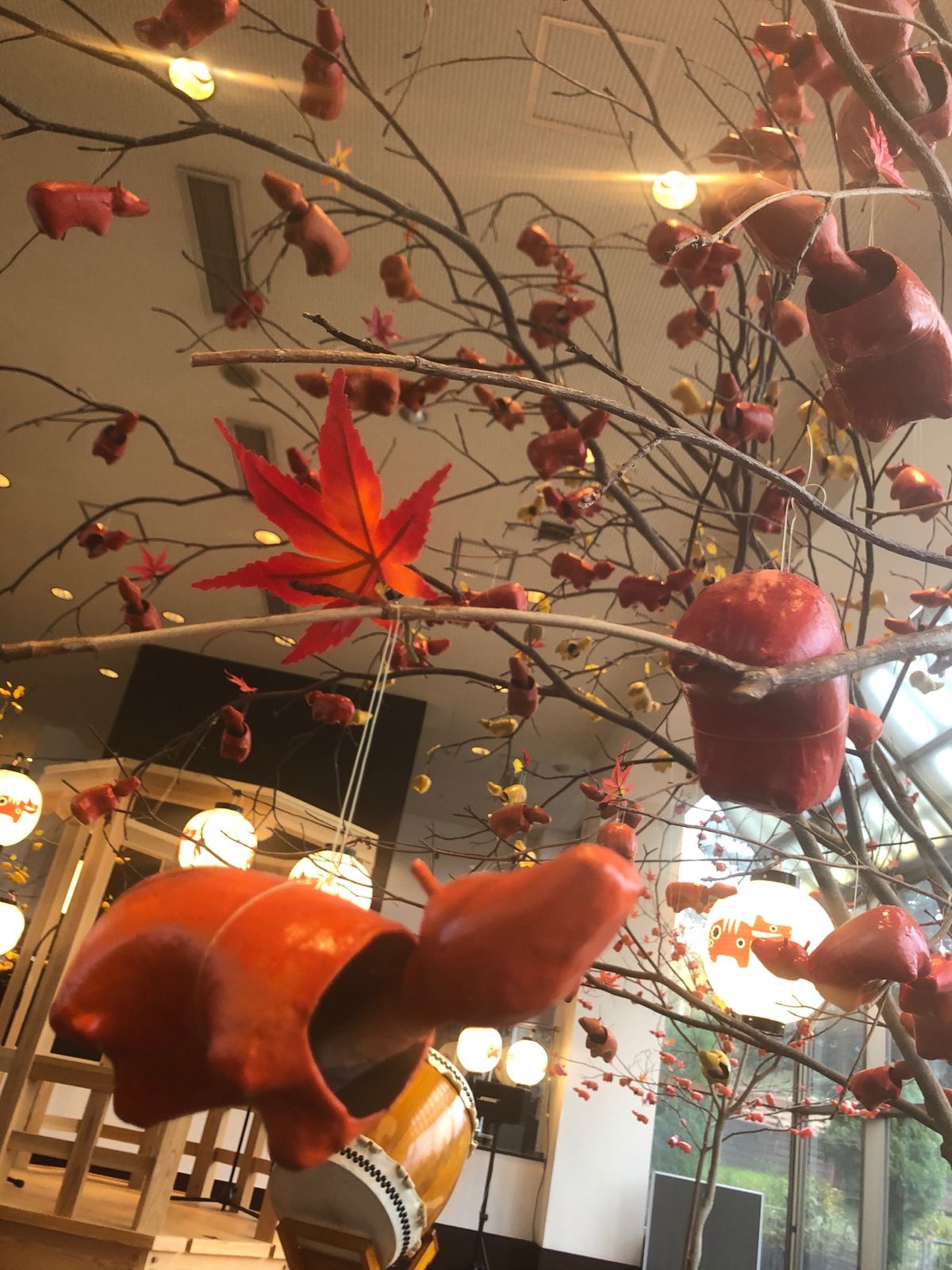 ホテルには赤べこがいっぱい