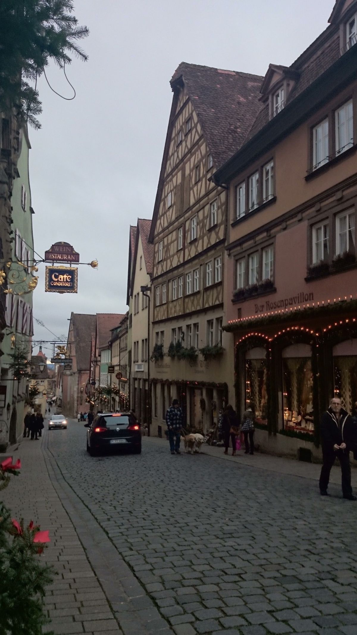 ちょうど行った頃がクリスマスの時期だったので、クリスマスマーケットなども見...