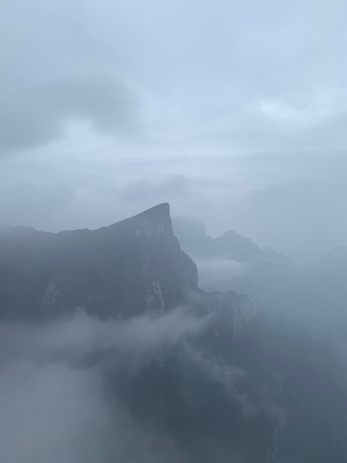 天門山。凄すぎた。
個人的には武陵源よりこっちのほうが感動した。
完全に仙...