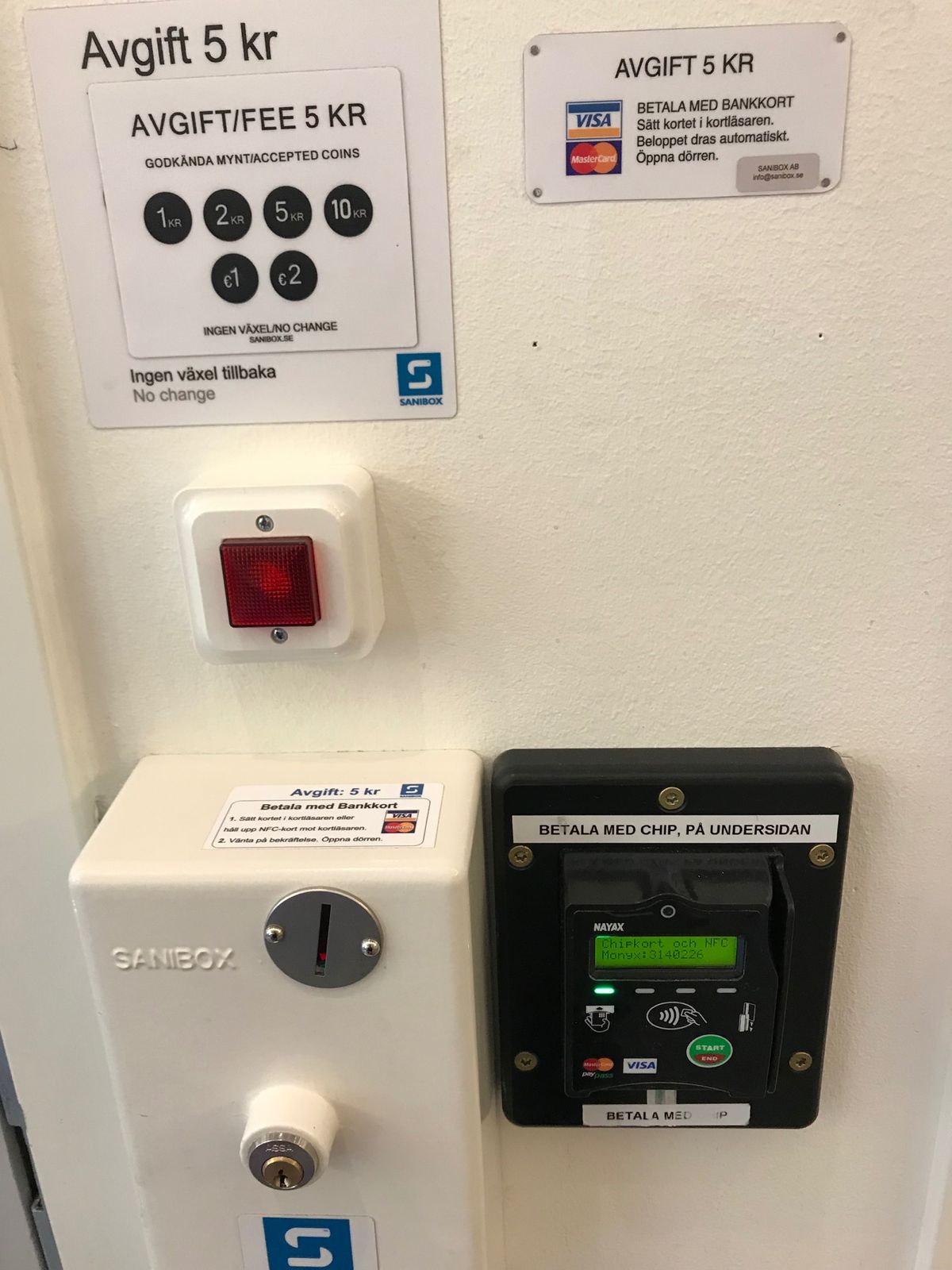 ストックホルム市立図書館。
目の前は緑豊か。
トイレはこのように有料。
カ...