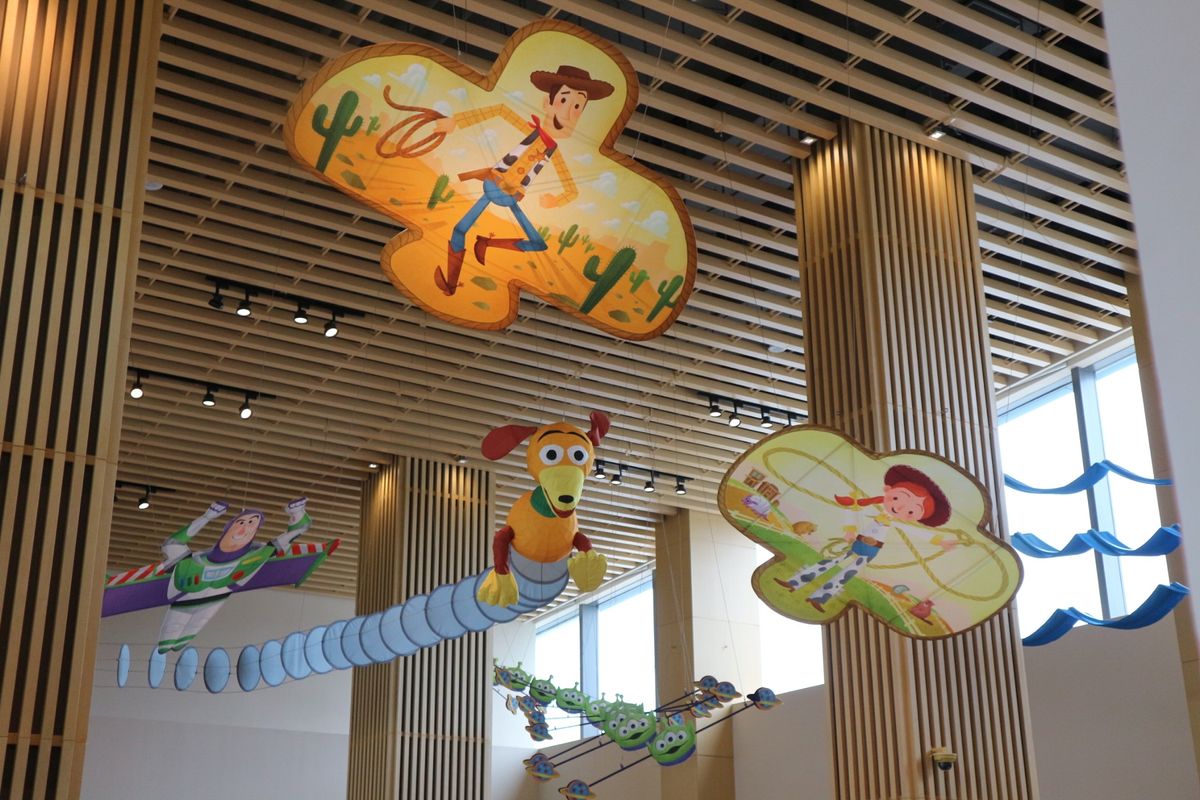 トイストーリーホテルに宿泊しました。
大好きなキャラクターに囲まれて幸せ空...