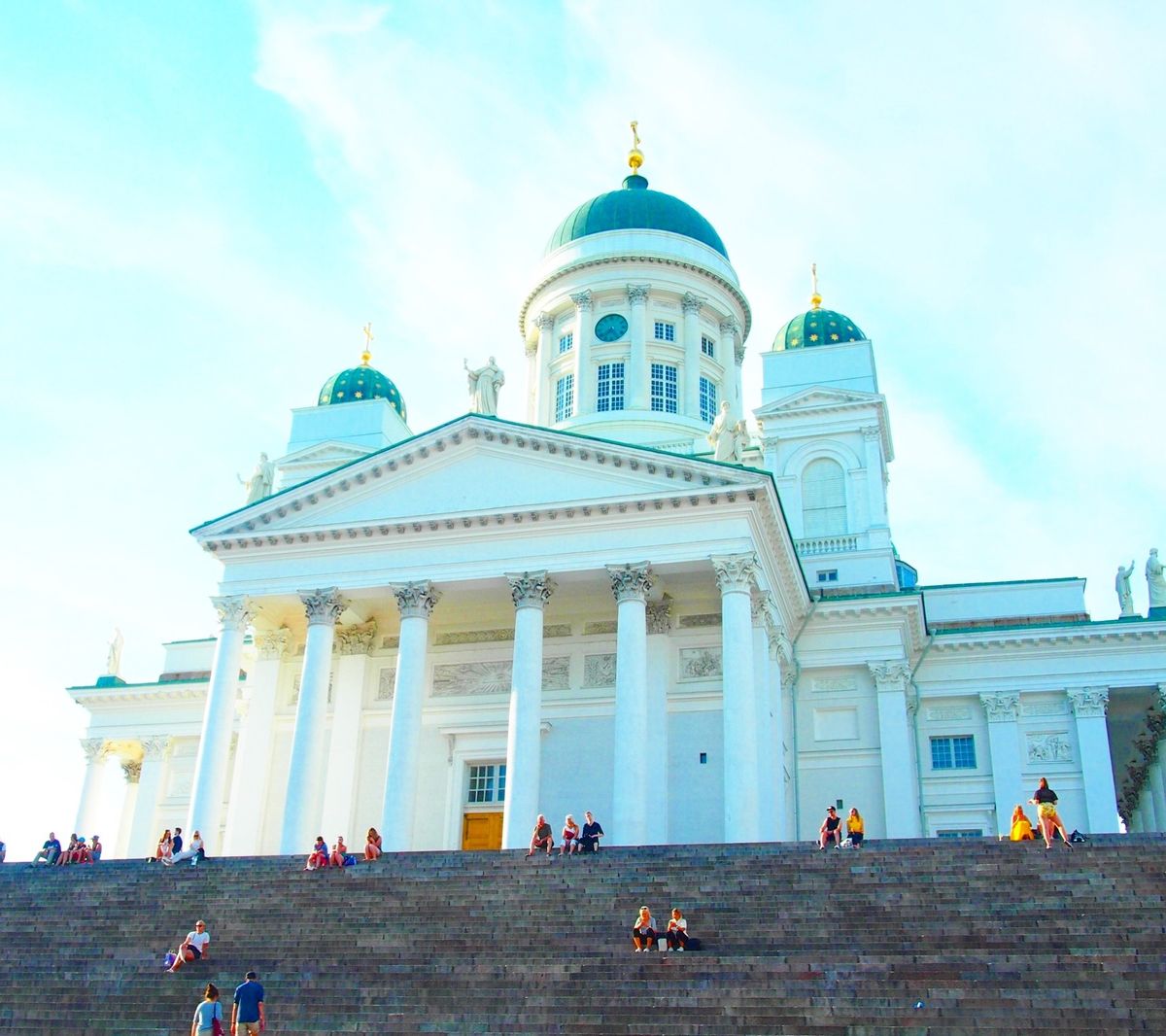 街散策も楽しい。
夏は日が長いからいくらでも散策できる。