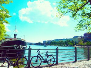 街散策も楽しい。
夏は日が長いからいくらでも散策できる。