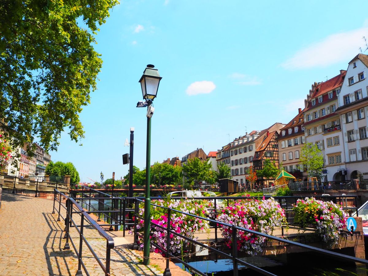 ストラスブール。
どこを歩いても素敵な景色が。
フランスのミルフィーユ美味...