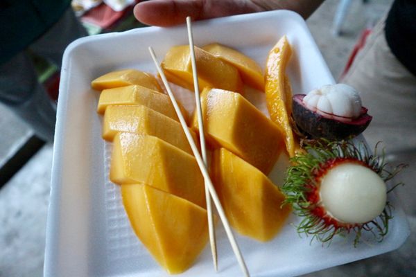 タイ・バンコク「タイ旅行」の写真：2日目午後の水上マーケット
夕食のタイ料...