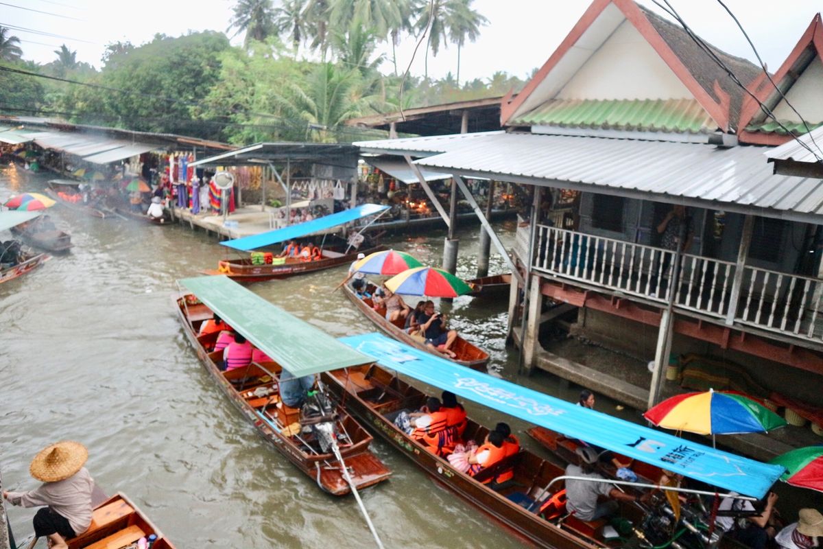 2日目午後の水上マーケット
夕食のタイ料理🌾🌶
タイの南国フルーツは、今ま...