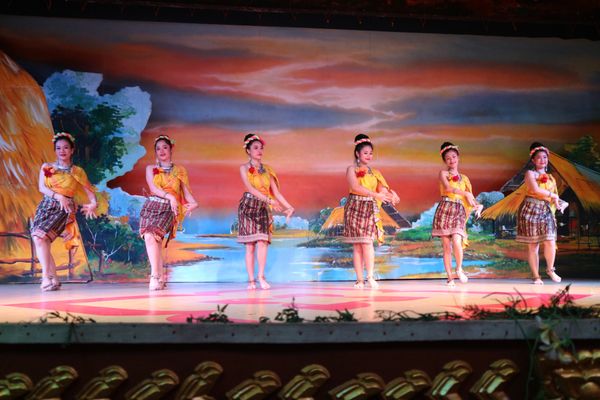 タイ・バンコク「タイ旅行」の写真：2日目夜のタイ古典舞踊とニューハーフショ...