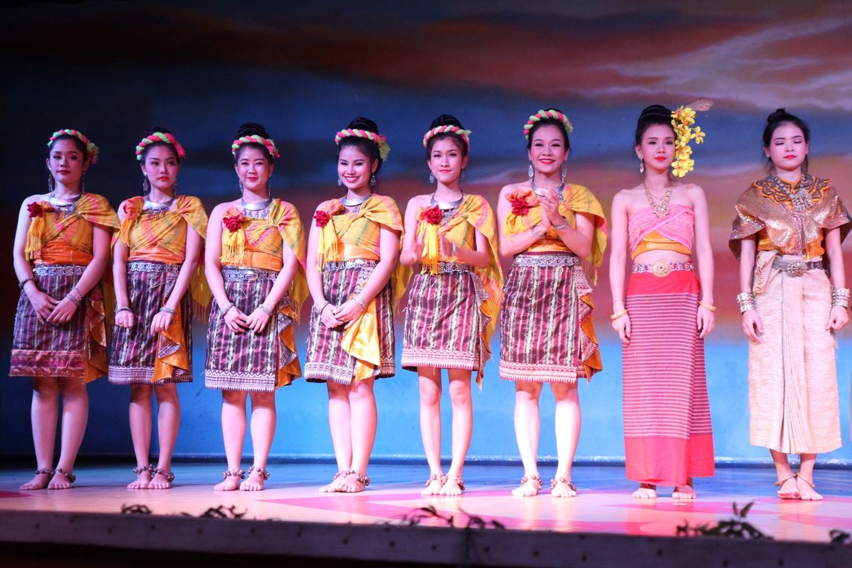 2日目夜のタイ古典舞踊とニューハーフショー👯‍♀️
ニューハーフショーのク...