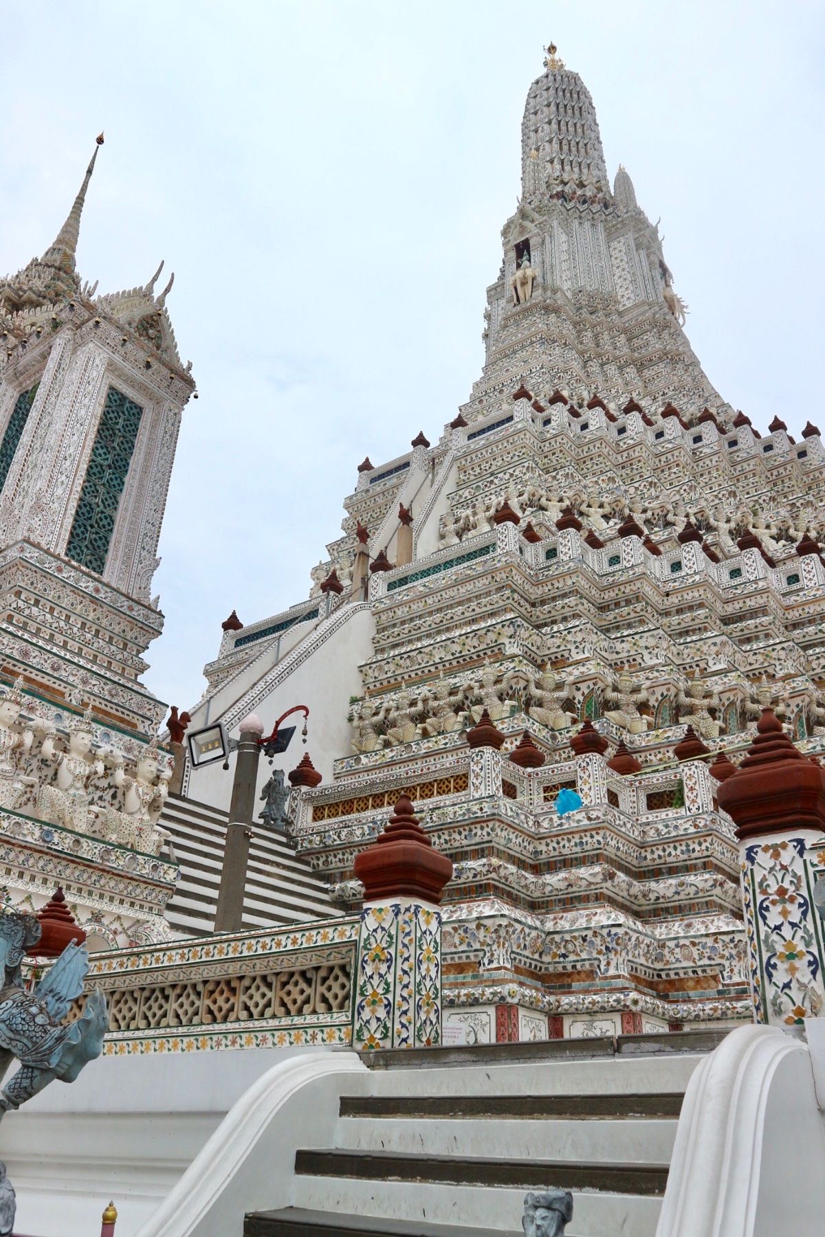 3日目の暁の寺・ワットポー・カオサン通り・大理石寺院。
南国タイは毎日激ア...