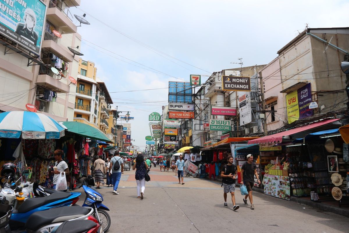 3日目の暁の寺・ワットポー・カオサン通り・大理石寺院。
南国タイは毎日激ア...