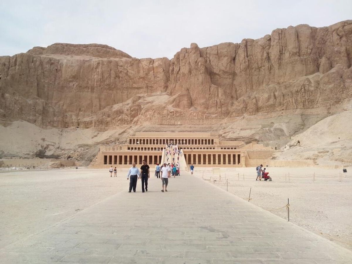 まさかのピラミッドは遠目で霧がかったのを拝む形となりましたが、仕事の合間だ...