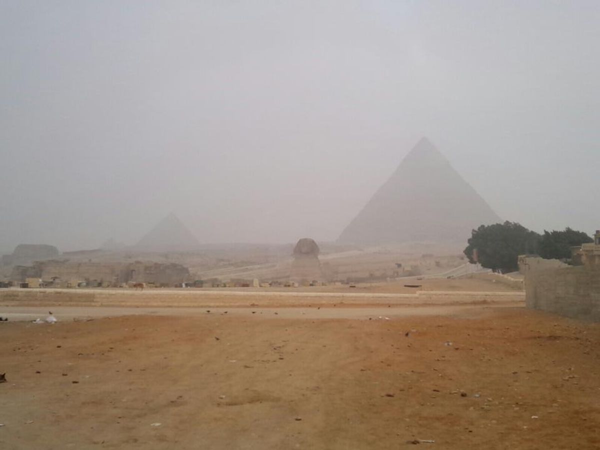 まさかのピラミッドは遠目で霧がかったのを拝む形となりましたが、仕事の合間だ...