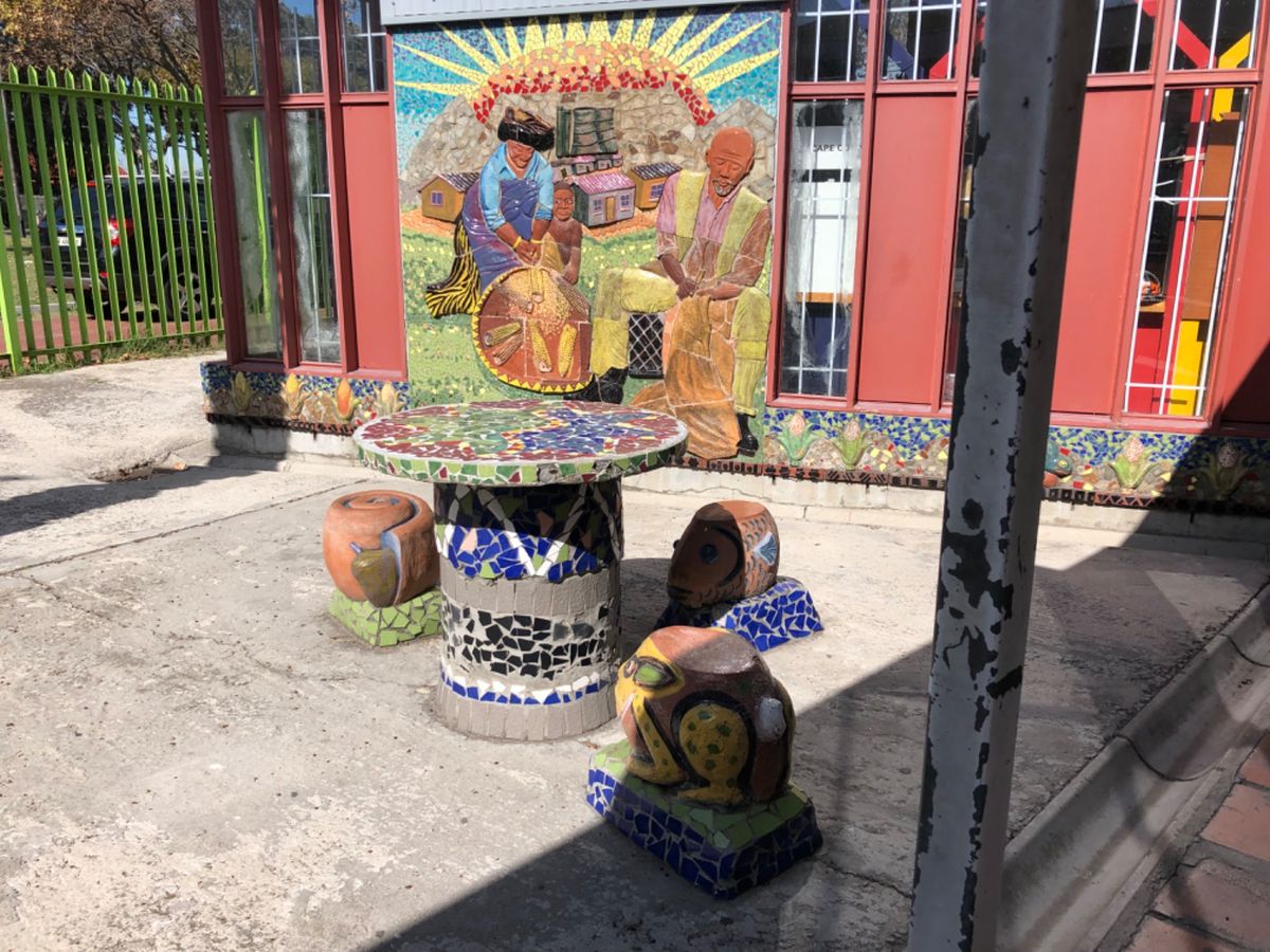 GUGAというところへ。
工房になってます。