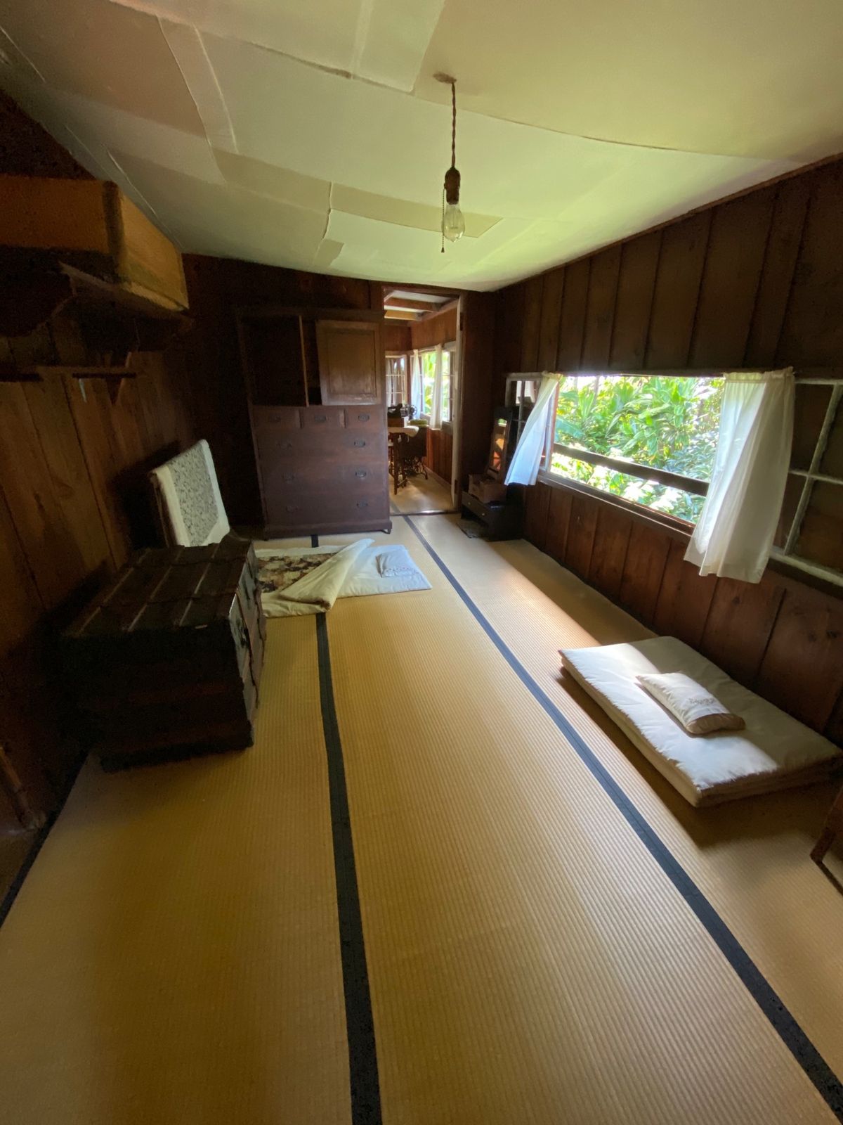 朝食も兼ねてコーヒーを飲みに行こうと「KONA COFFEE LIVING...