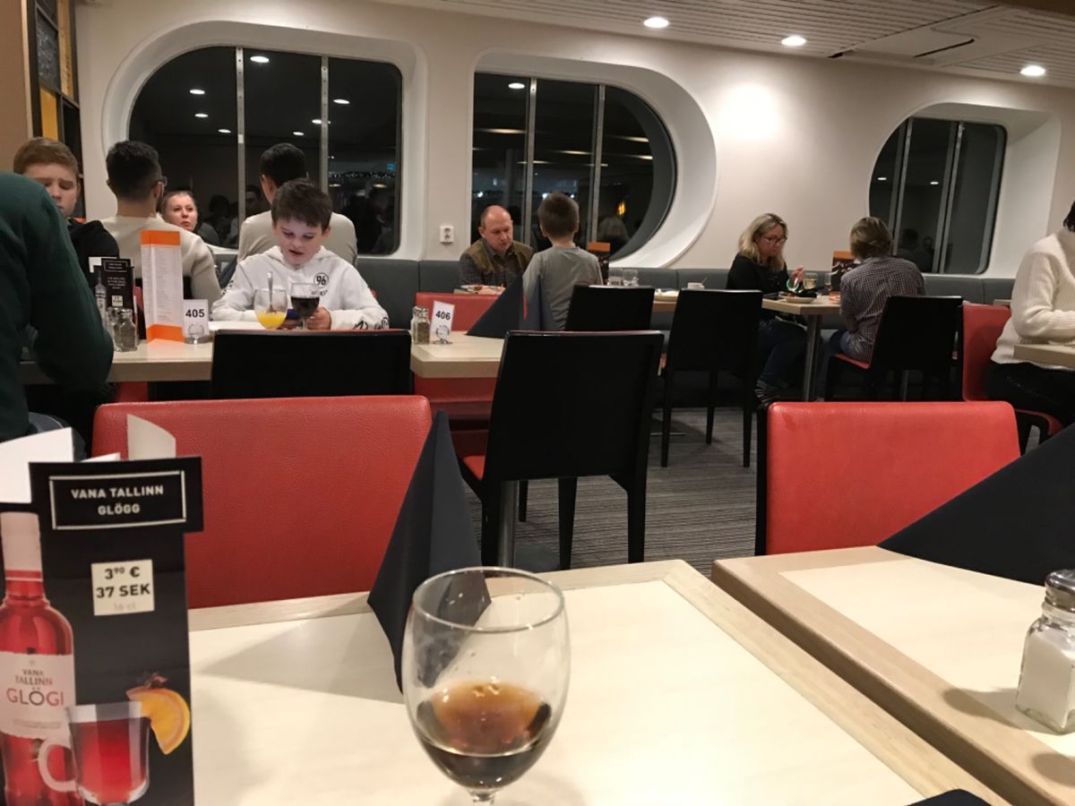 レストラン
夜はビュッフェスタイル
朝は私たちの泊まった部屋はオーダー式の...