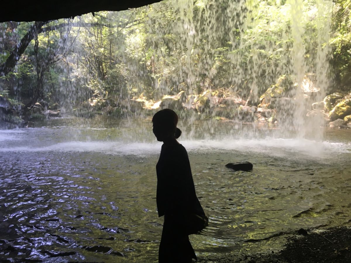 鍋ヶ滝-
ずっと来たかった鍋ヶ滝🏞
滝の裏側❣️初めての体験😍
マイナスイ...