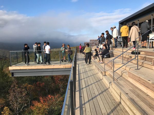 日本・長野県「長野県　白馬マウンテンビューで紅葉」の写真：絶好のロケーション