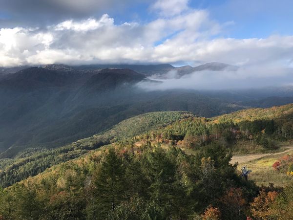 日本・長野県「長野県　白馬マウンテンビューで紅葉」の写真：雄大な景色