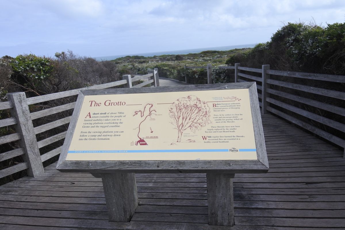 The Grott と言う場所へ。
観光客もここまではほとんど来ませんが、...