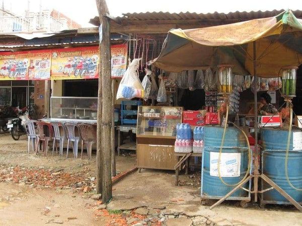 カンボジア・プノンペン「2008年 カンボジア 首都プノンペン~ベトナム国境の街バベット」の写真:プノンペン中心地からキリングフィールドへ...