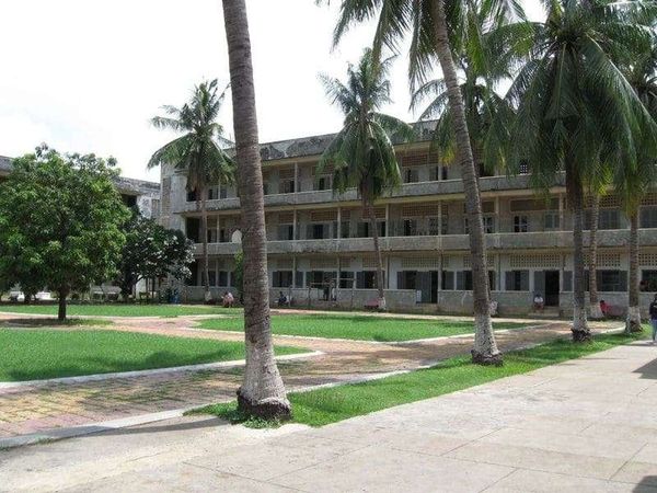 カンボジア・プノンペン「2008年 カンボジア 首都プノンペン~ベトナム国境の街バベット」の写真:プノンペンの虐殺博物館、トゥール・スレー...