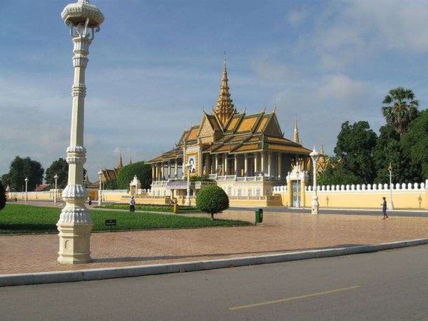 カンボジア・プノンペン「2008年 カンボジア 首都プノンペン~ベトナム国境の街バベット」の写真:王宮