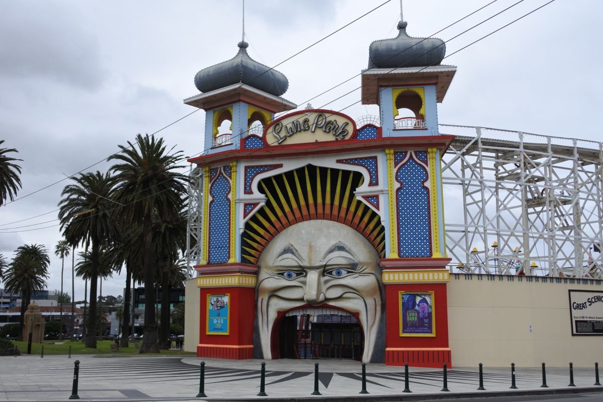 セントキルダピアの桟橋
近くにはルナパークという小さな遊園地があるのですが...