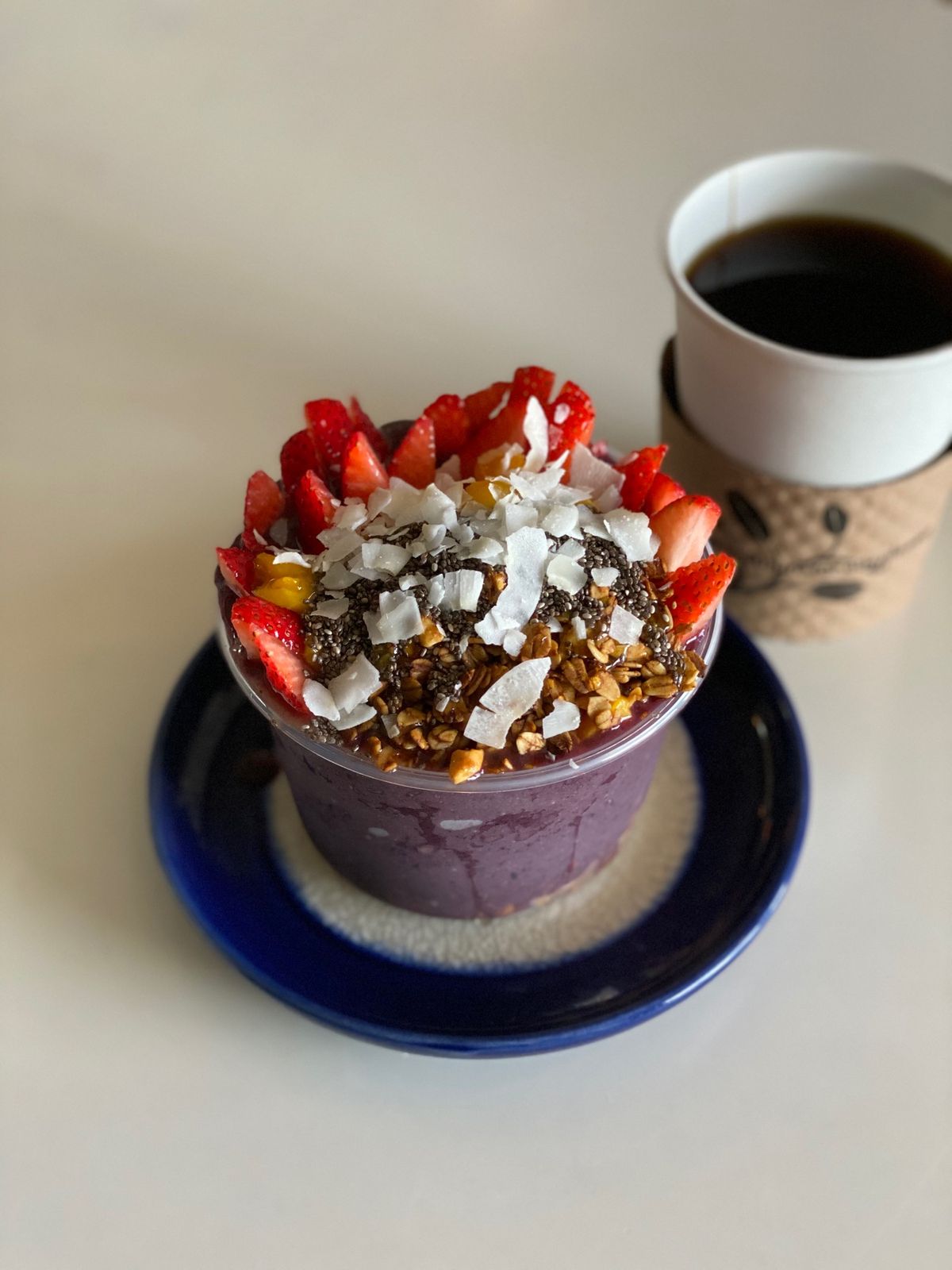 コーヒーの農園をあとにし、近くのカフェに移動した。

「Da Kine...