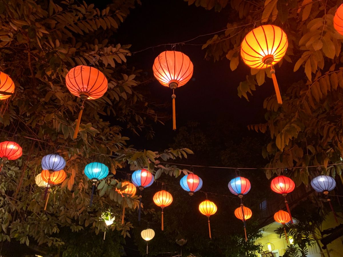 ホイアンは夜が本番！