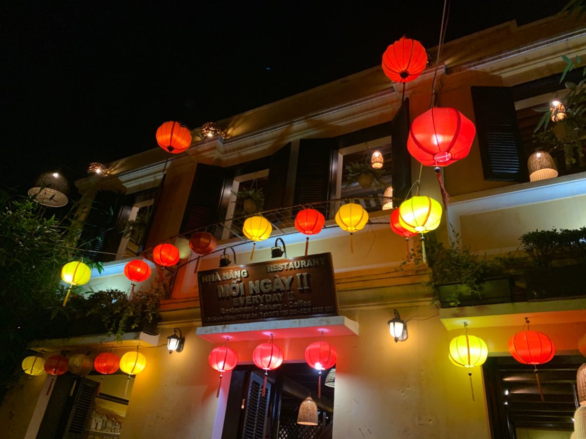 ホイアンは夜が本番！