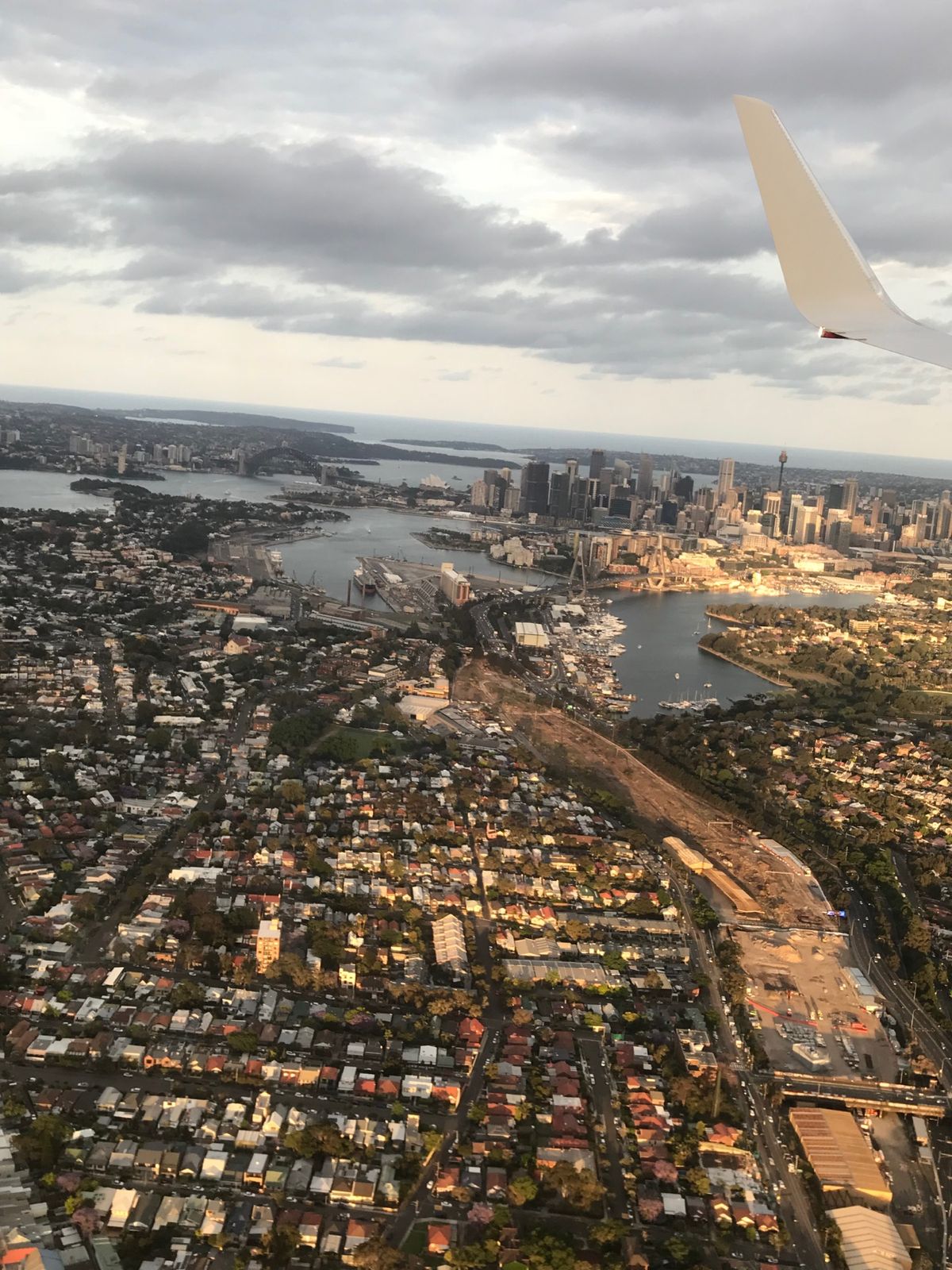 メルボルンからシドニーへ来た飛行機からのオペラハウスやハーバーブリッジ。
...