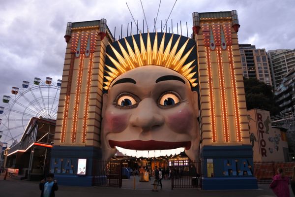 オーストラリア連邦・シドニー「オーストラリア　シドニーとハイムスビーチ」の写真：ルナパーク
メルボルンのルナパークよりも...