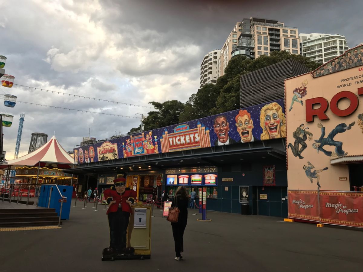 ルナパーク
メルボルンのルナパークよりも入り口がかわいい。
どことなくノス...