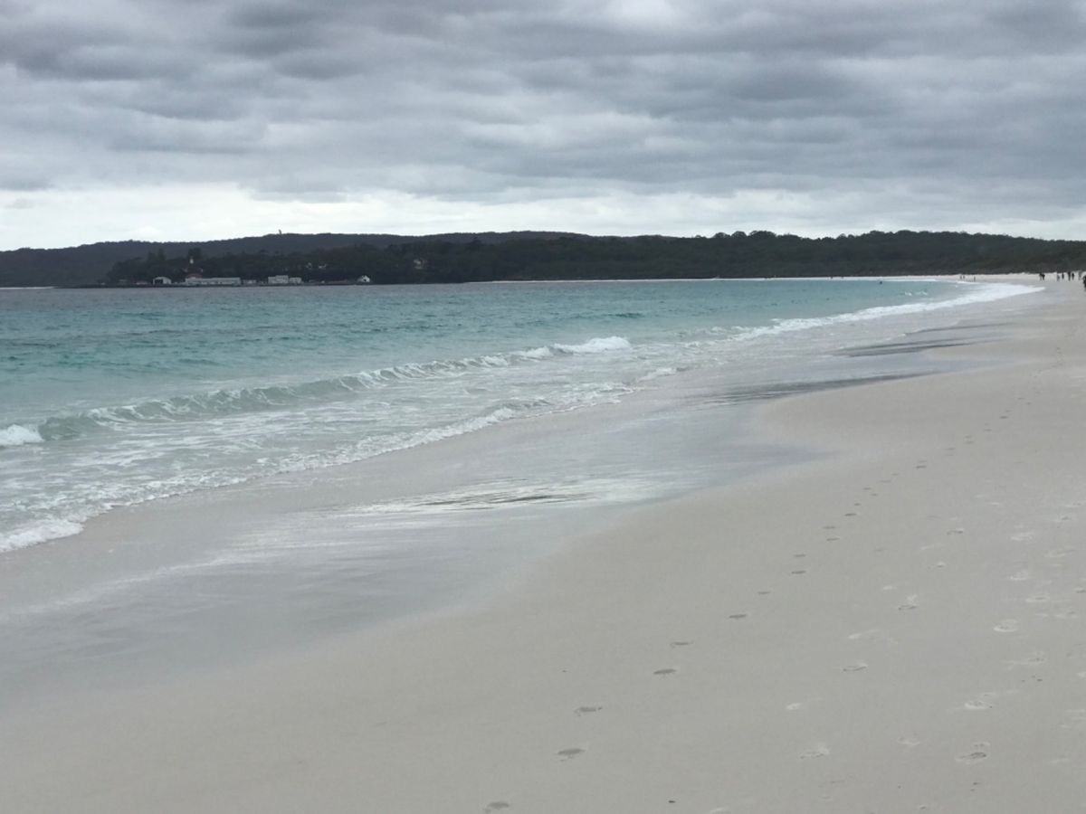 ハイムスビーチ
シドニーから車で3時間弱かけて到着。
かなり真っ白な砂浜。...