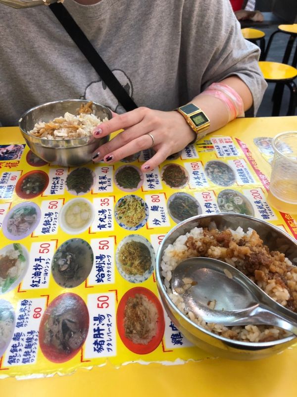 台湾・高雄「台湾🇹🇼4回目　台北、高雄」の写真：士林夜市② 鶏肉飯と魯肉飯。うまうま。美...