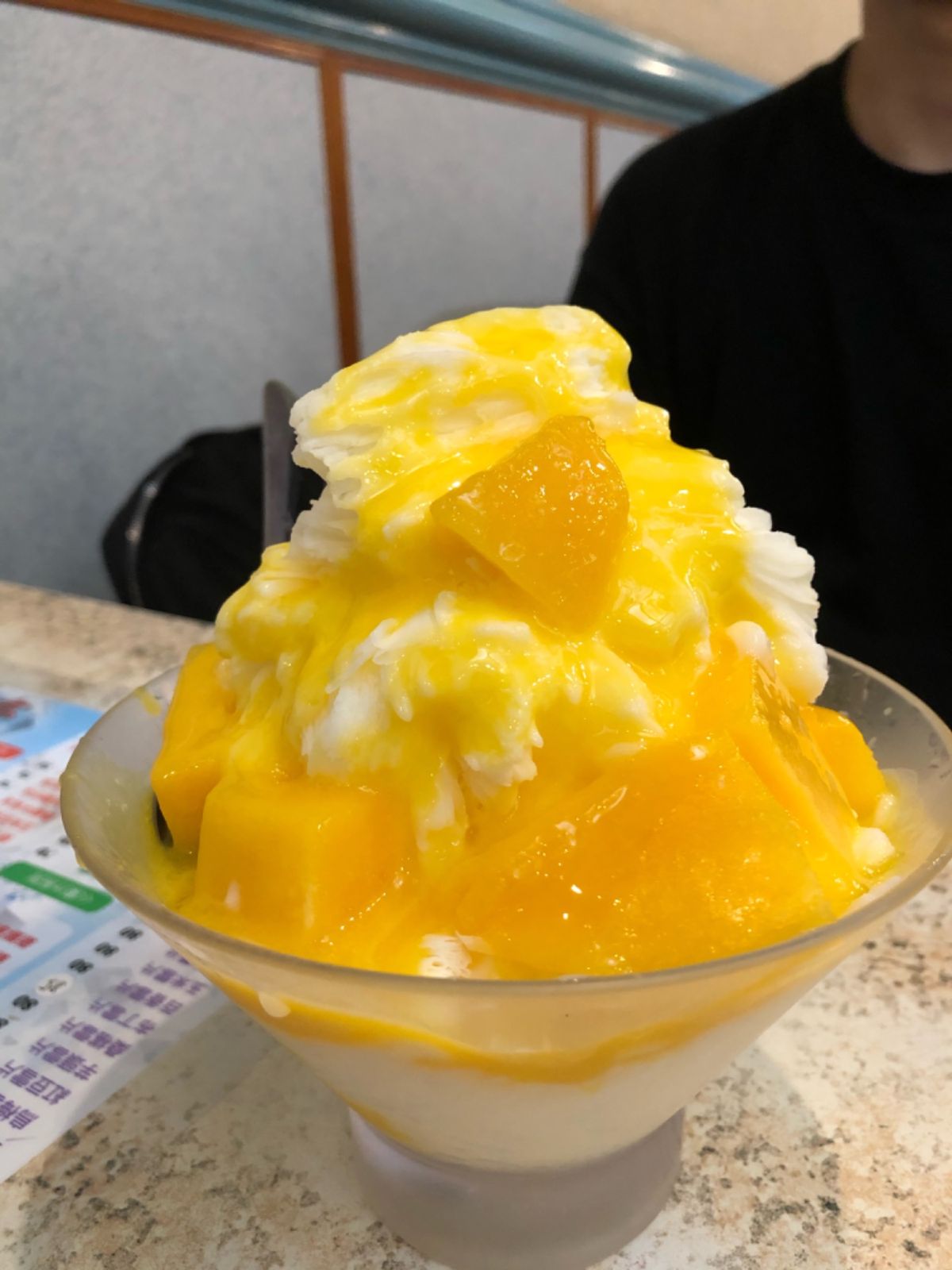 士林夜市② 鶏肉飯と魯肉飯。うまうま。美食區の中にあります。

辛發亭のマ...