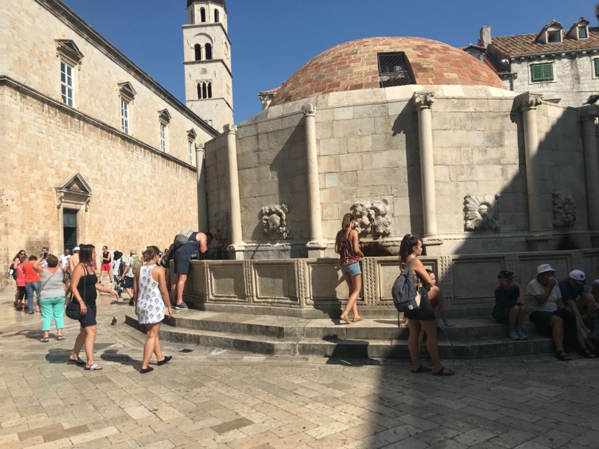 オノフリオの噴水やスルジ山の頂上からの景色は最高！
