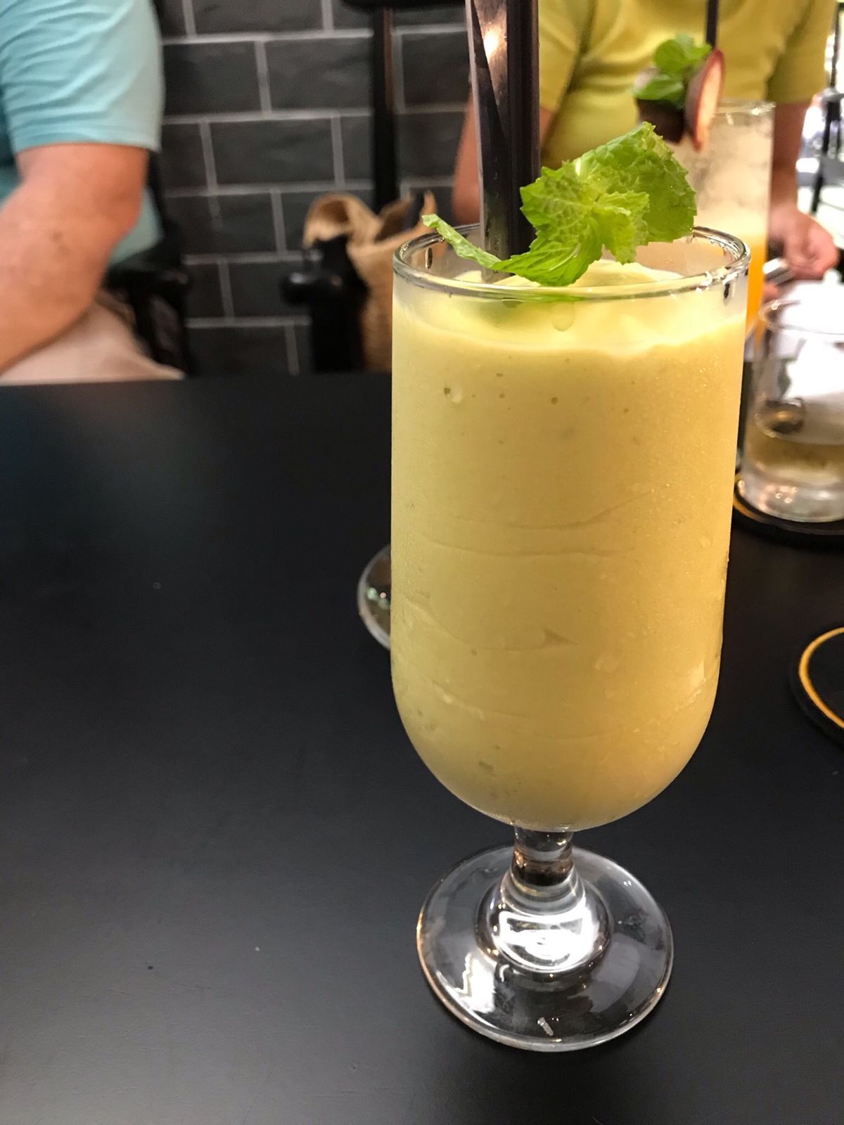 オシャレなカフェ多い。アボカドスムージー美味しすぎた。phoも美味しい。