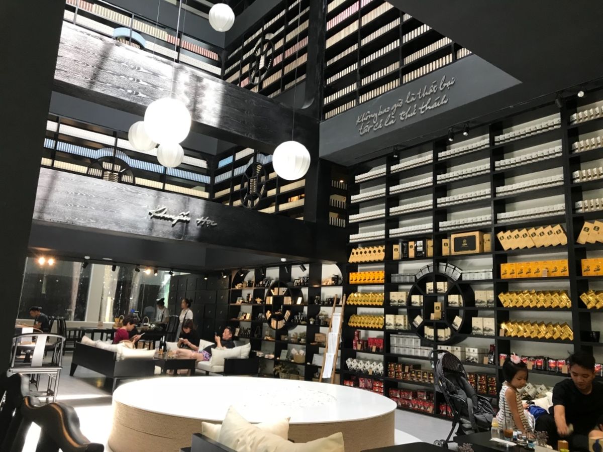 オシャレなカフェ多い。アボカドスムージー美味しすぎた。phoも美味しい。